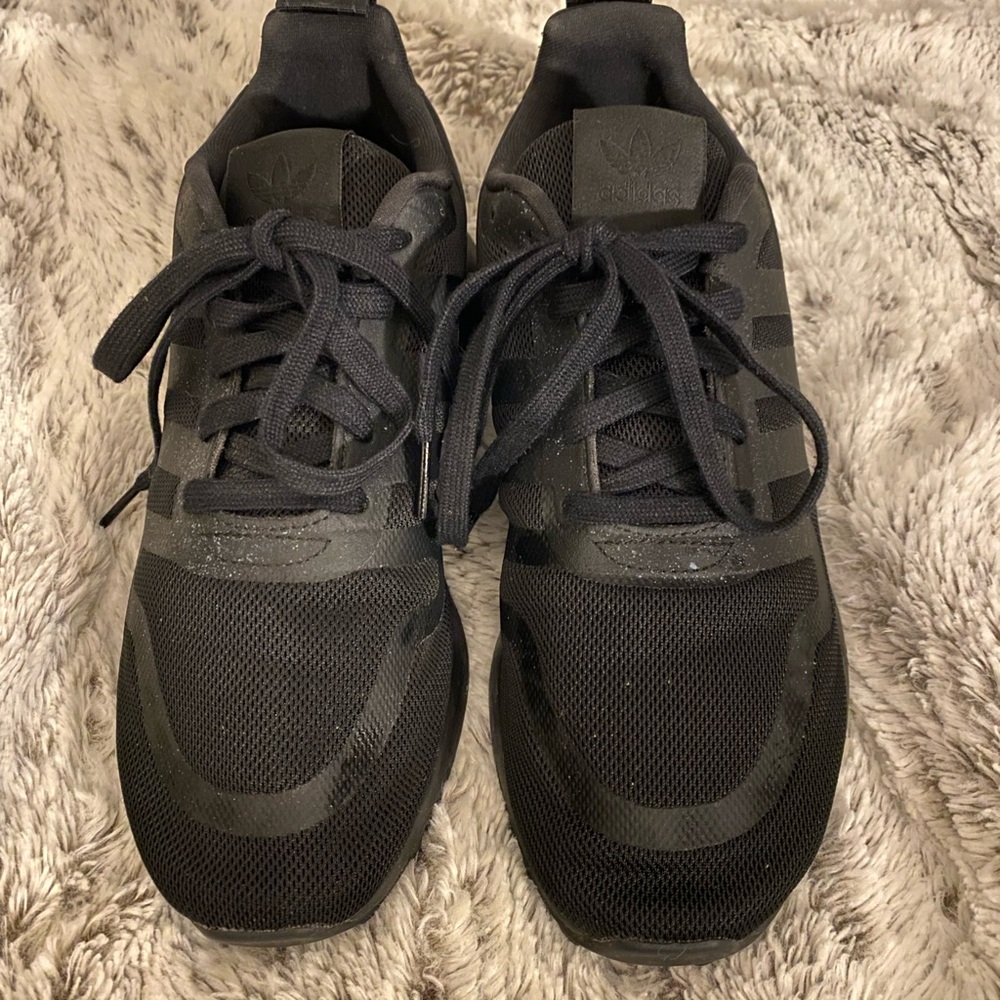 Adidas Boys Sneakers Size 6 Black Lace Up Athletic Shoes Very Good Condition